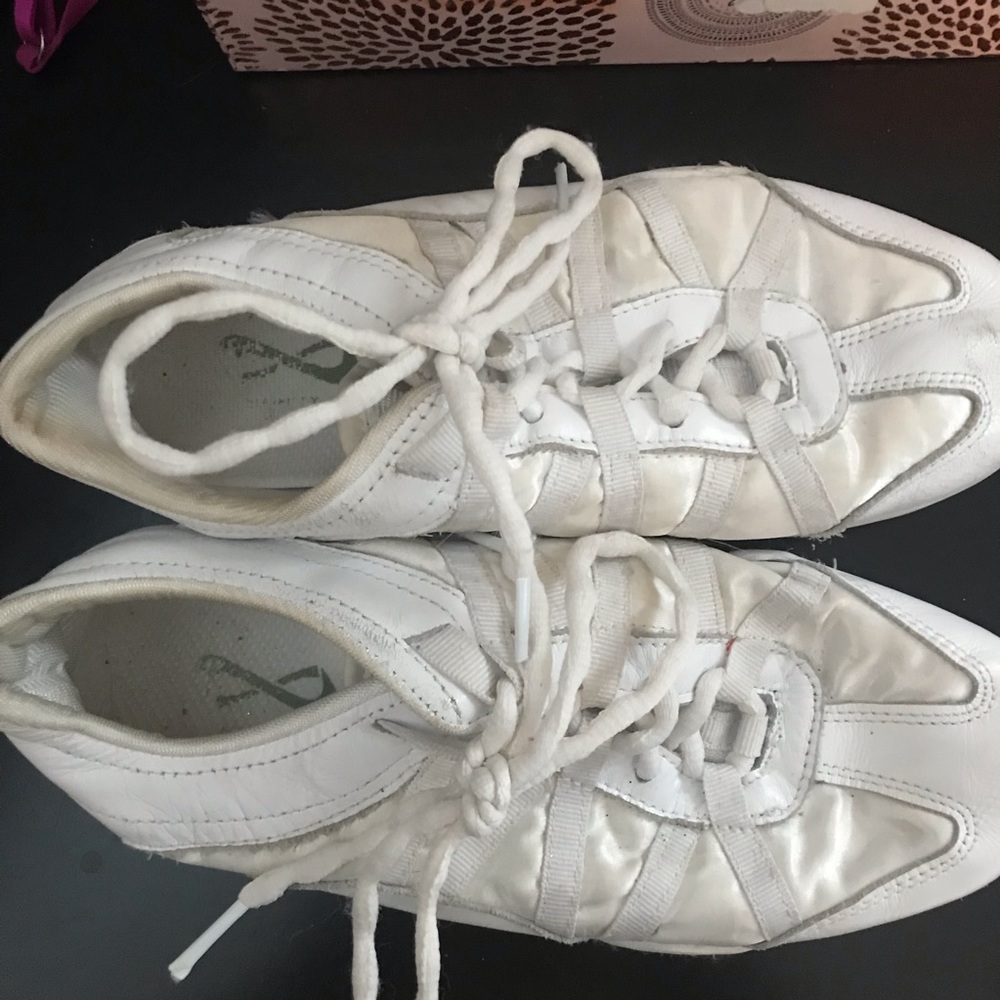 Nfinity cheer shoes